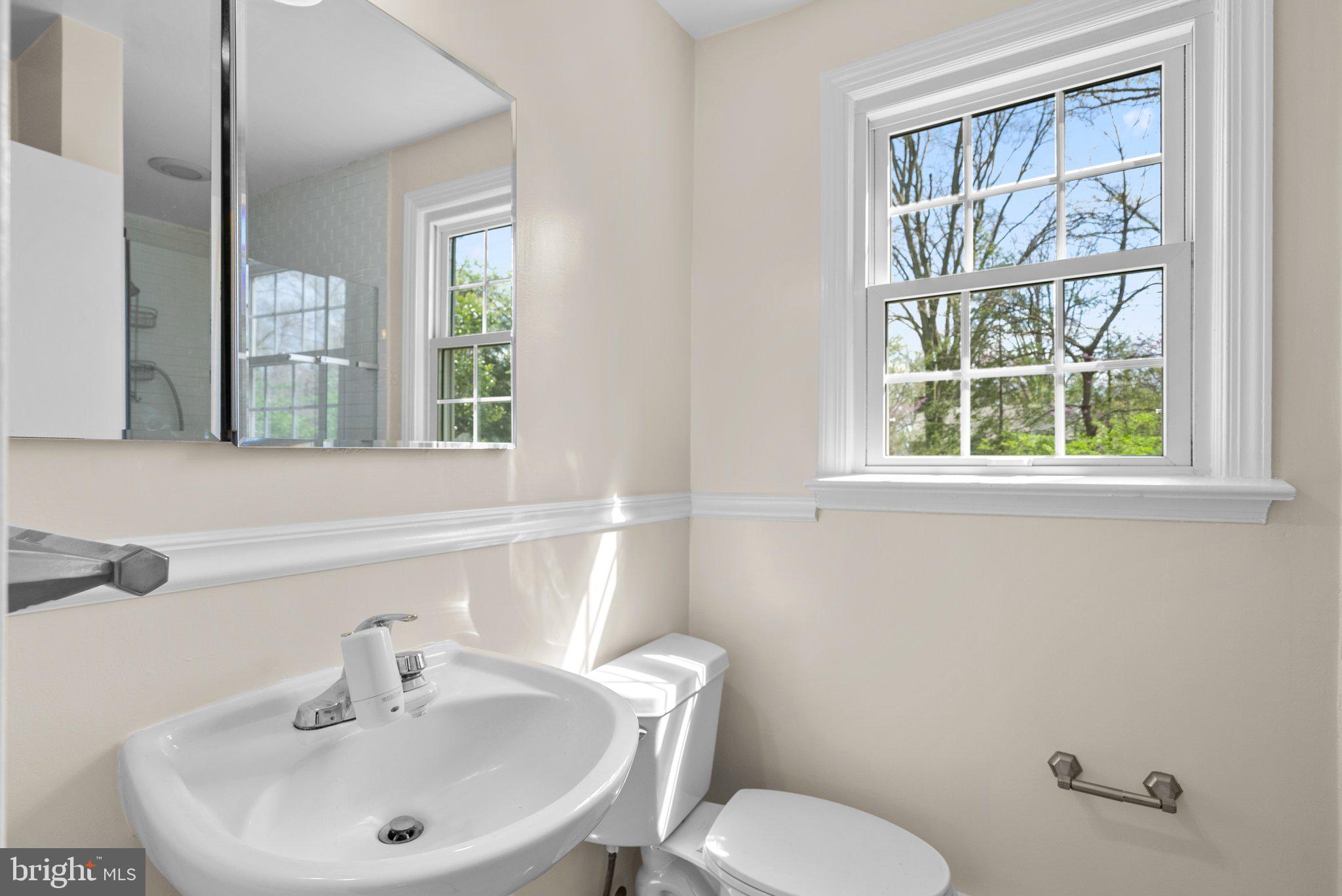 1113 Lancaster Road Takoma Park, MD 20912 - Photo 19 of 39 Main Level Full Bathroom