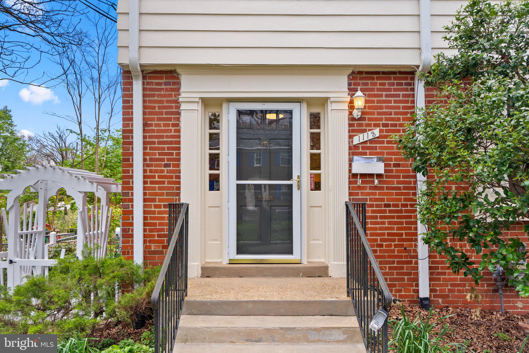 1113 Lancaster Road Takoma Park, MD 20912 - Photo 4 of 39