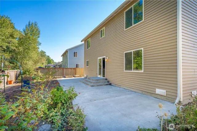 $569,000 | 1324 Daffodil Avenue Northeast, Orting, WA 98360