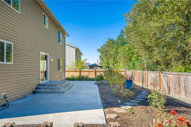 $569,000 | 1324 Daffodil Avenue Northeast, Orting, WA 98360