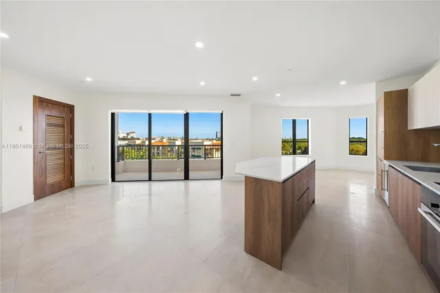 $8,985 | 701 Valencia Avenue, Unit 403, Coral Gables, FL 33134