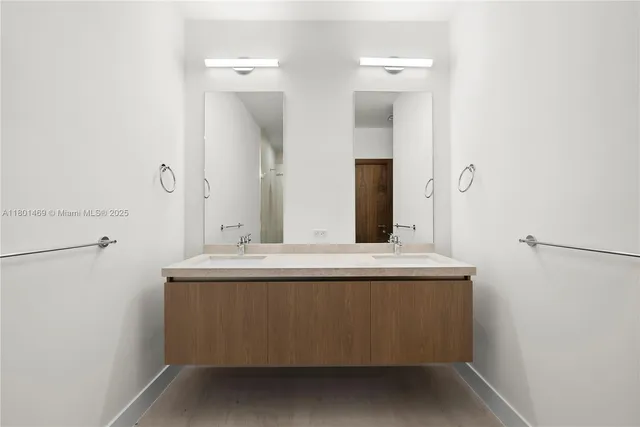 $8,985 | 701 Valencia Avenue, Unit 403, Coral Gables, FL 33134