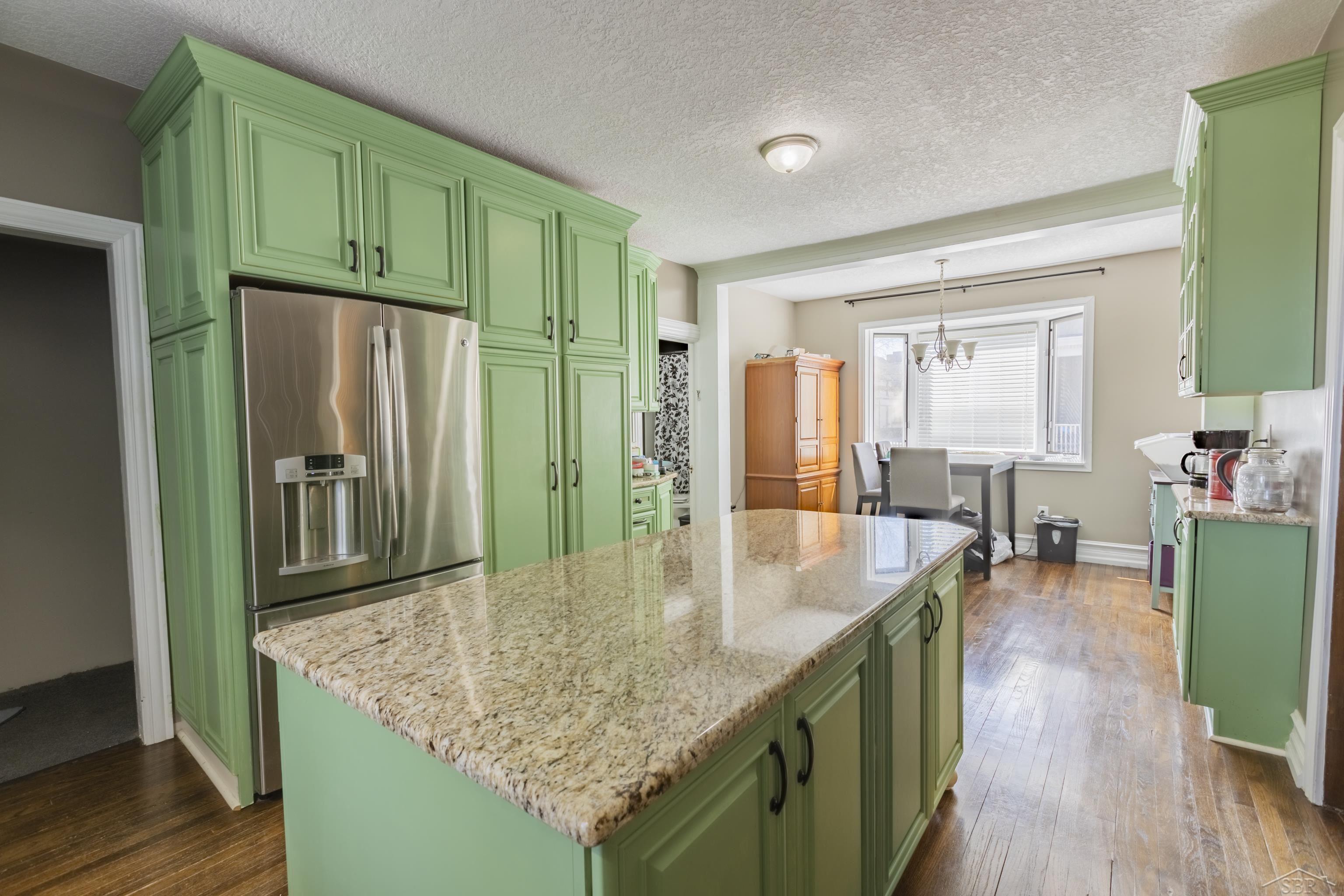 908 North Sherman Street Bay City, MI 48708 - Photo 4 of 29 50139497-ee595d99-0f65-4469-bd9d-6d6b98b6223b.JPG