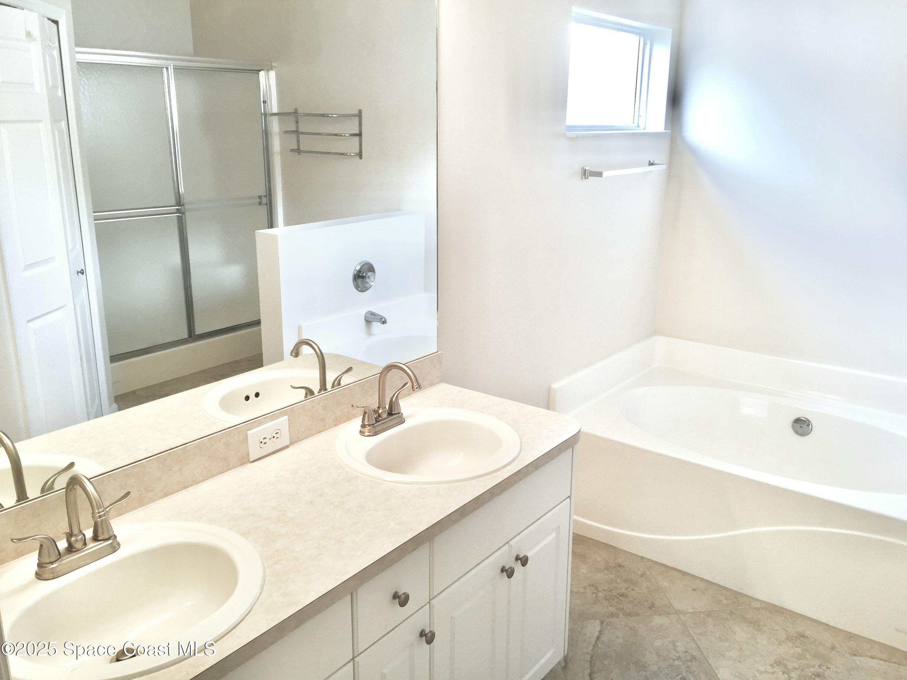 974 Villa Drive Melbourne, FL 32940 - Photo 10 of 18 Primary Bathroom