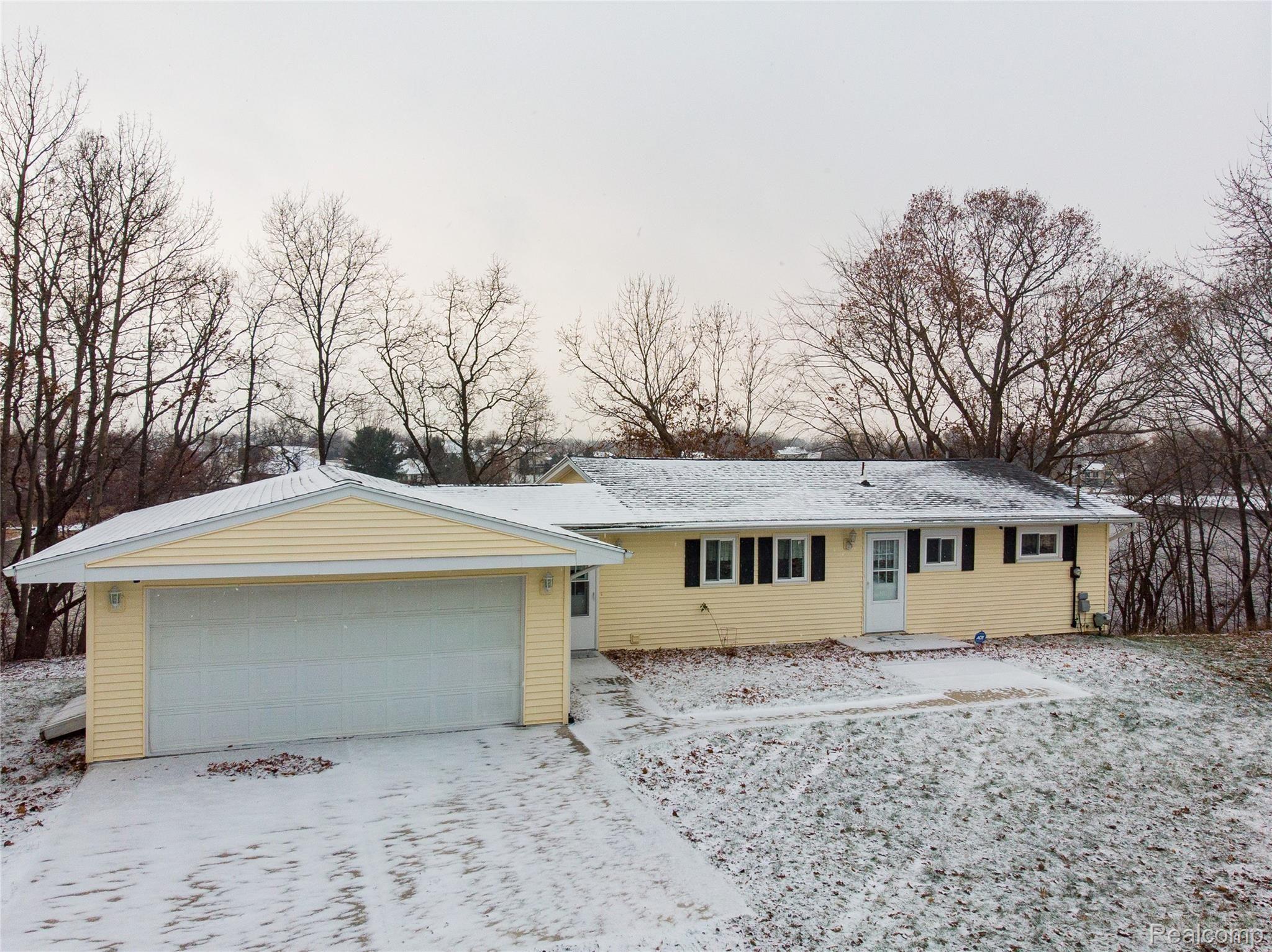 9092 Ridge Road Goodrich, MI 48438 - Photo 17 of 23 9092 Ridge Rd Exterior (2).jpg