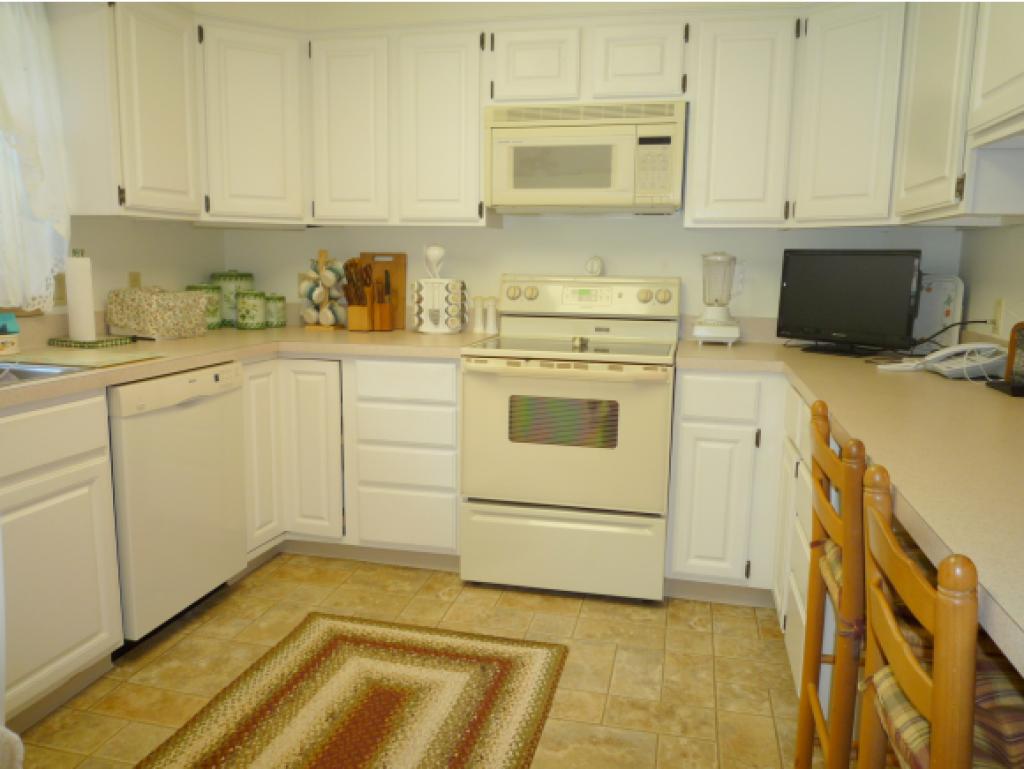 103-4 Clark Road, Unit 4 Wolfeboro, NH 03894 - Photo 9 of 26 Gallery Image 9