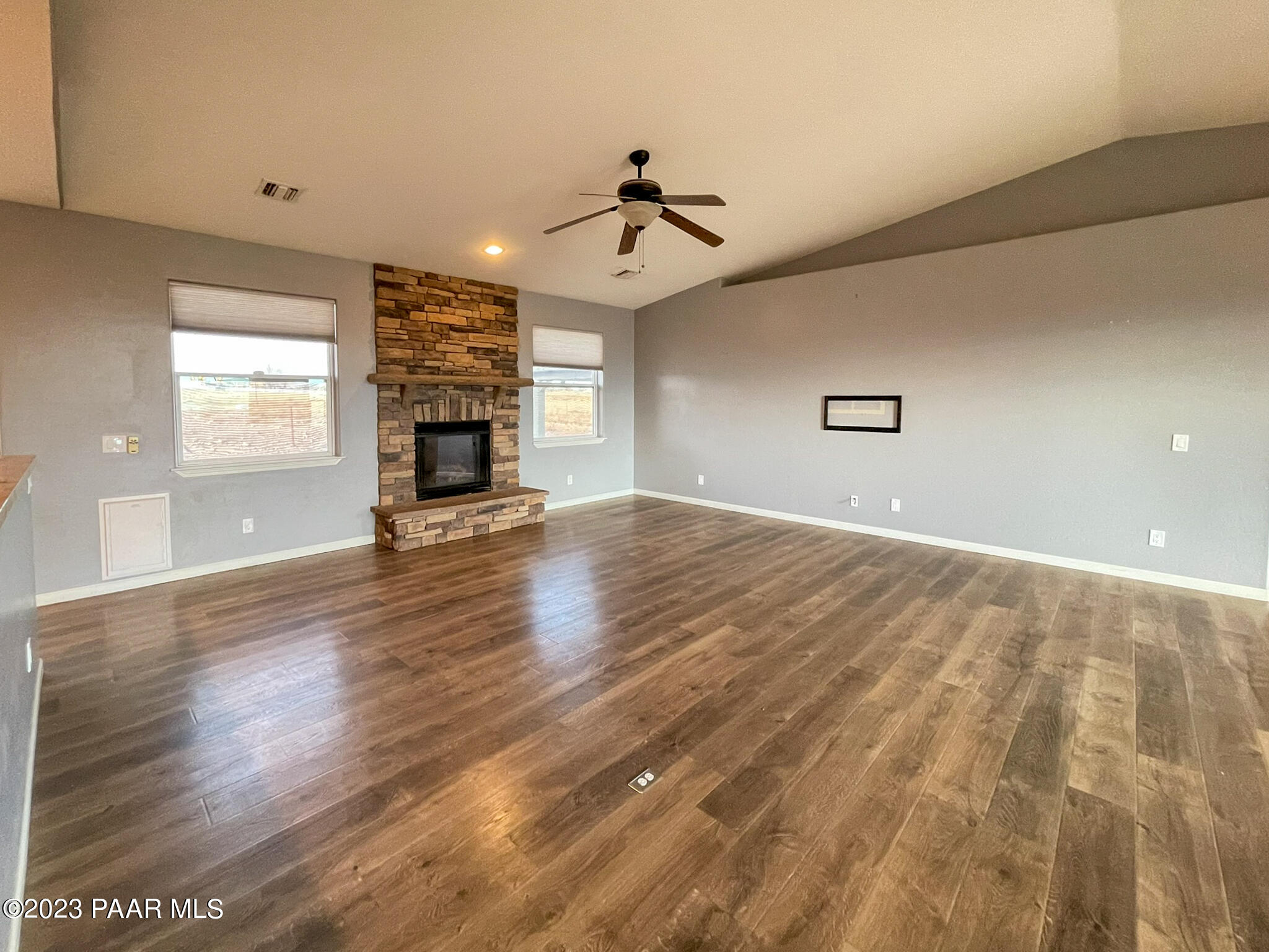 22030 North Rustic Ranch Road Paulden, AZ 86334 - Photo 8 of 31 Great Room