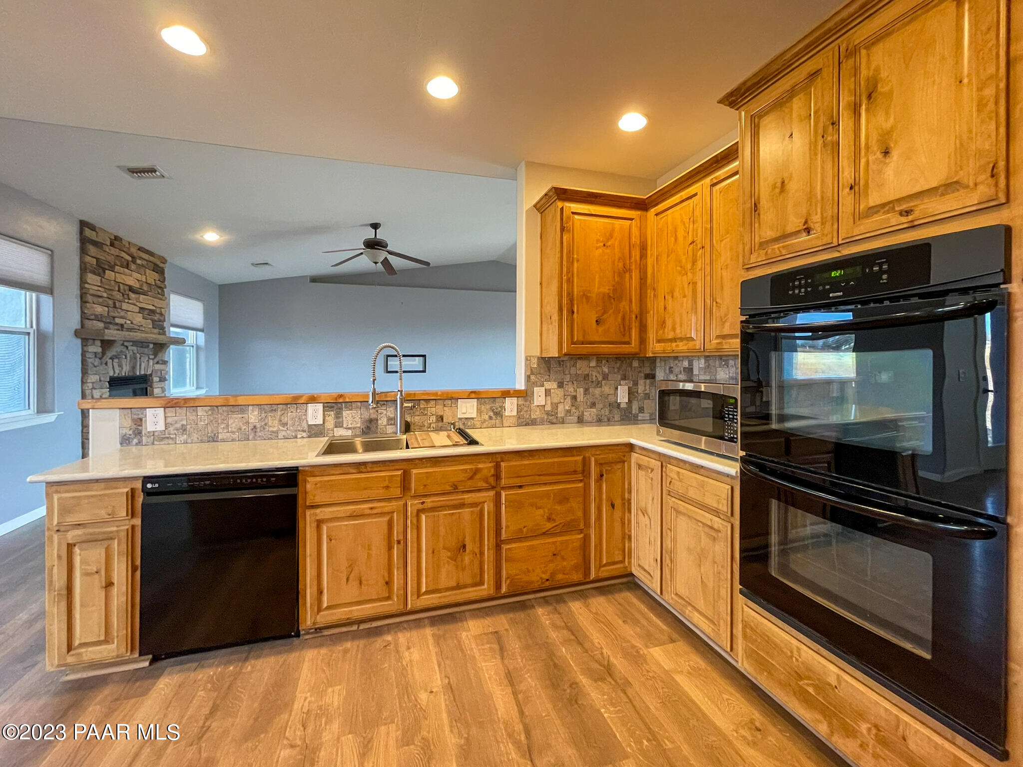 22030 North Rustic Ranch Road Paulden, AZ 86334 - Photo 10 of 31 Kitchen