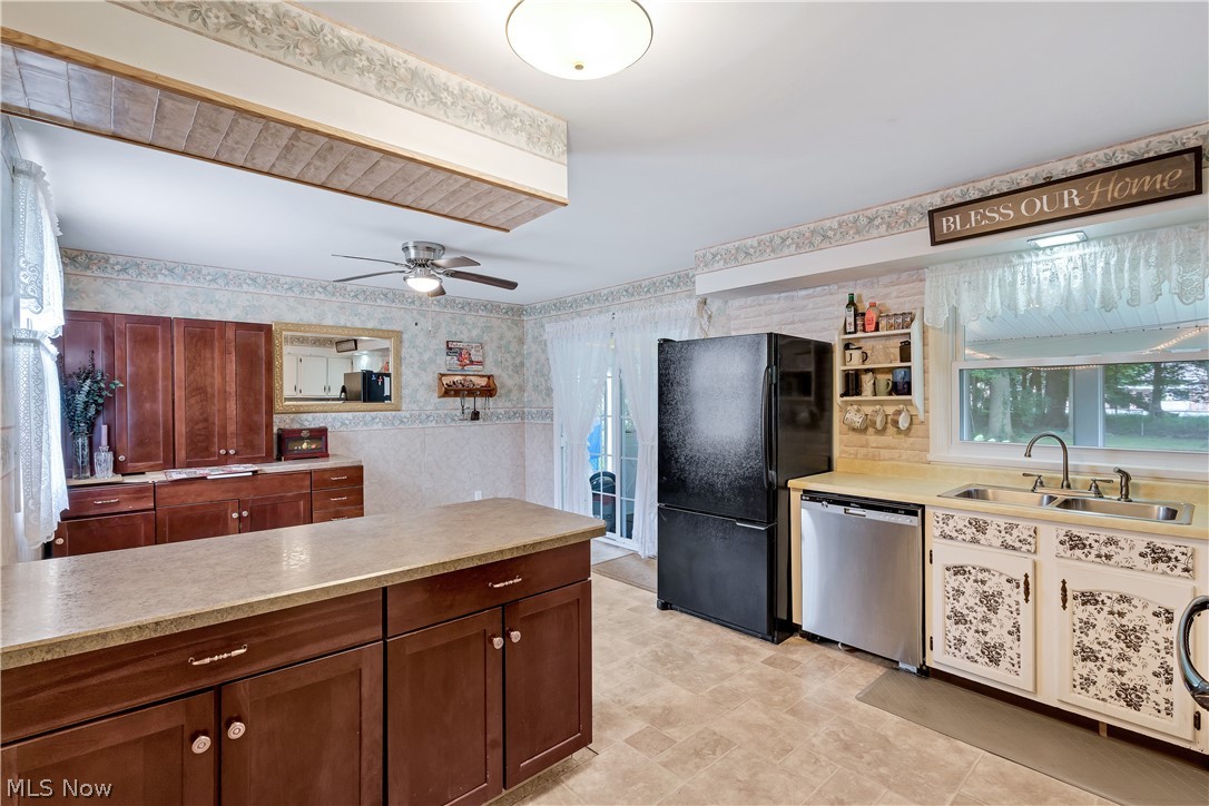 4220 Mill Trace Road Youngstown, OH 44511 - Photo 12 of 36