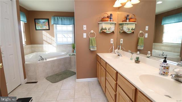 4875 Aziza Road New Tripoli, PA 18066 - Photo 21 of 39 Gallery Image 21
