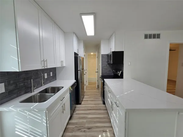 $89,777 | 12660 Ashford Point Drive, Unit 402, Houston, TX 77082