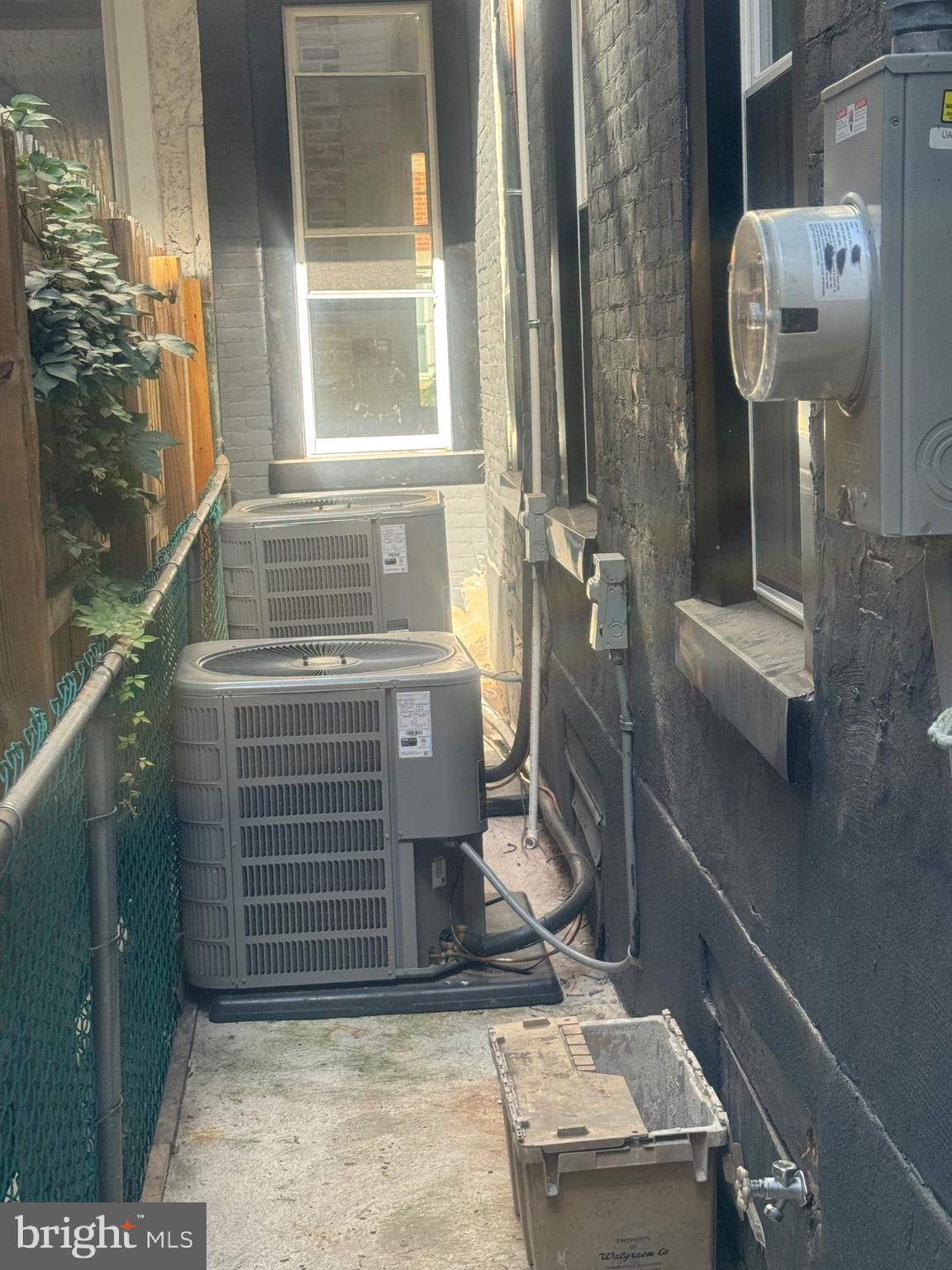 856 Perkiomen Street Philadelphia, PA 19130 - Photo 28 of 29 a bathroom with a sink and mirror