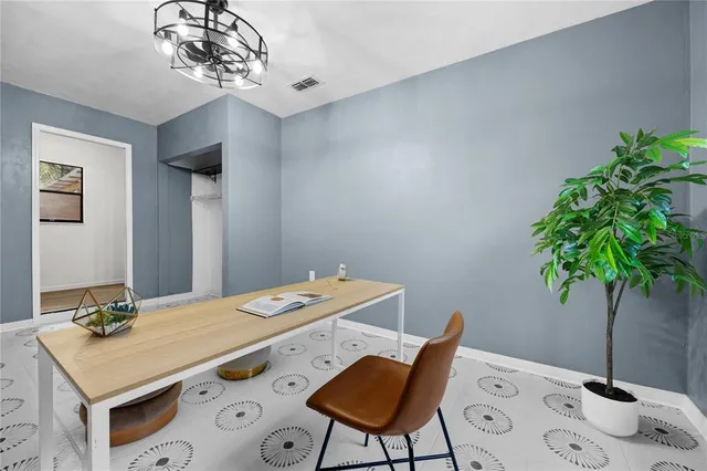 $270,000 | 2715 Northwest 44th Place, Gainesville, FL 32605