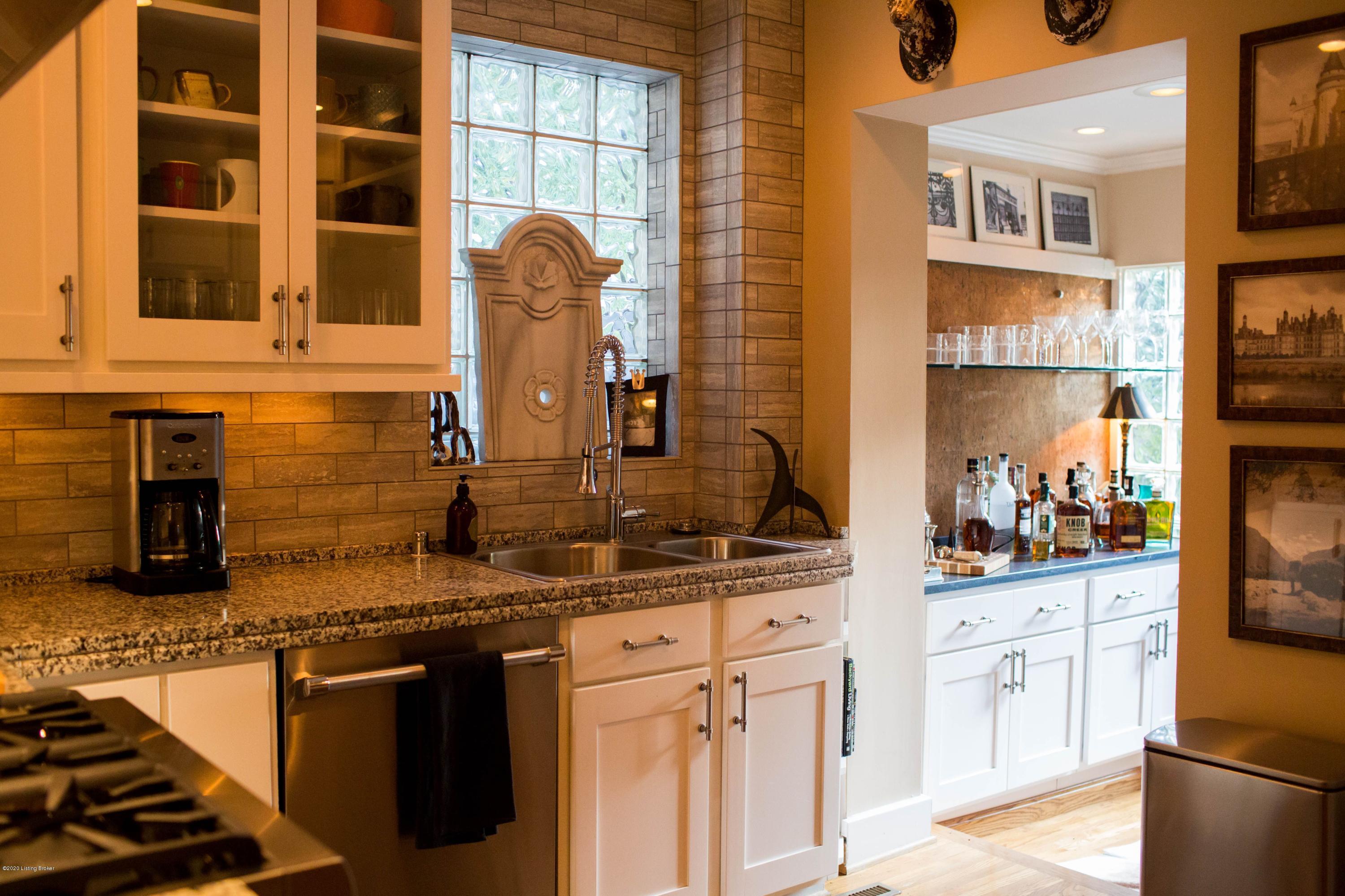102 Valley Road Louisville, KY 40204 - Photo 10 of 31 Kitchen