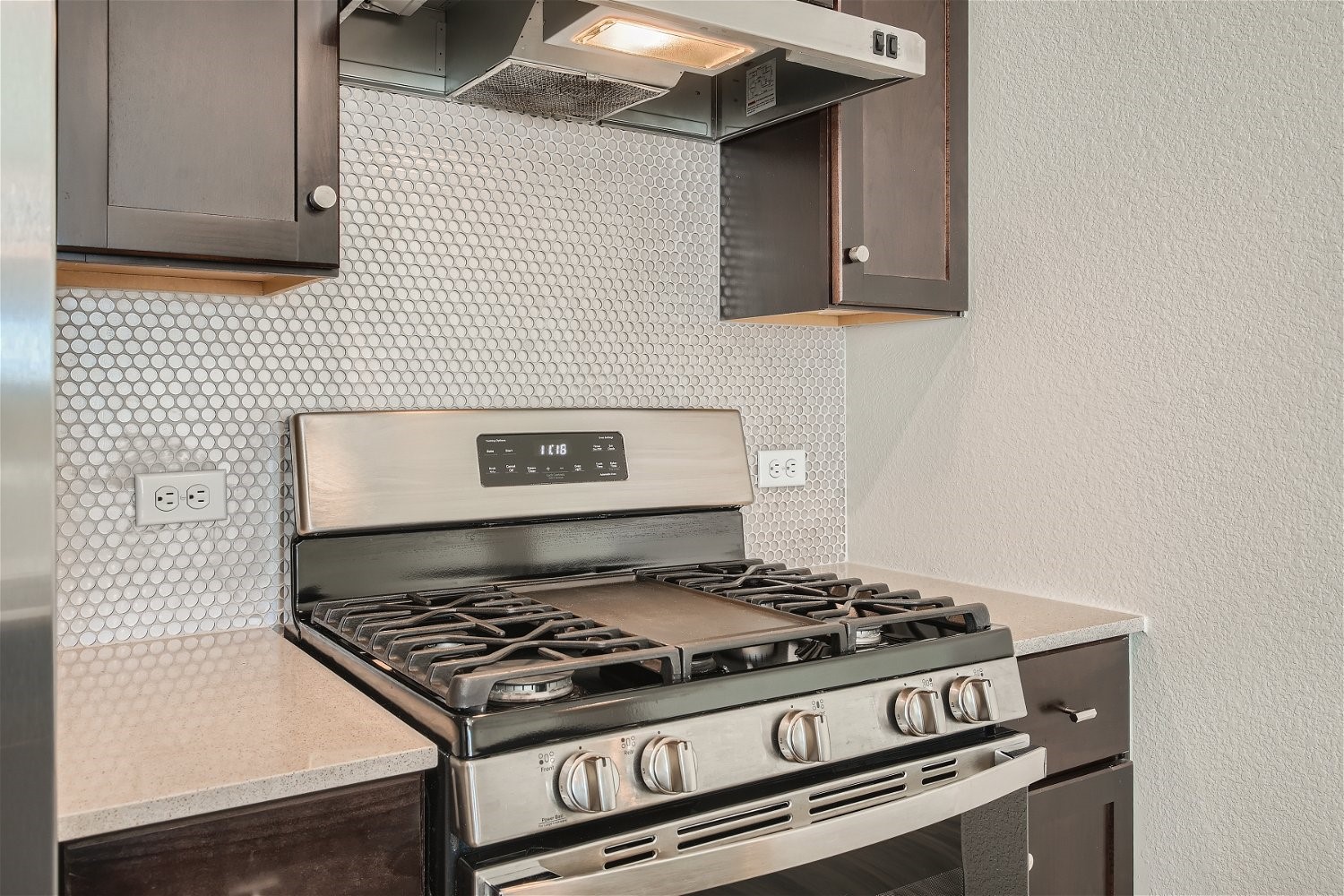 7101 Spirit Hill Road Austin, TX 78744 - Photo 11 of 32