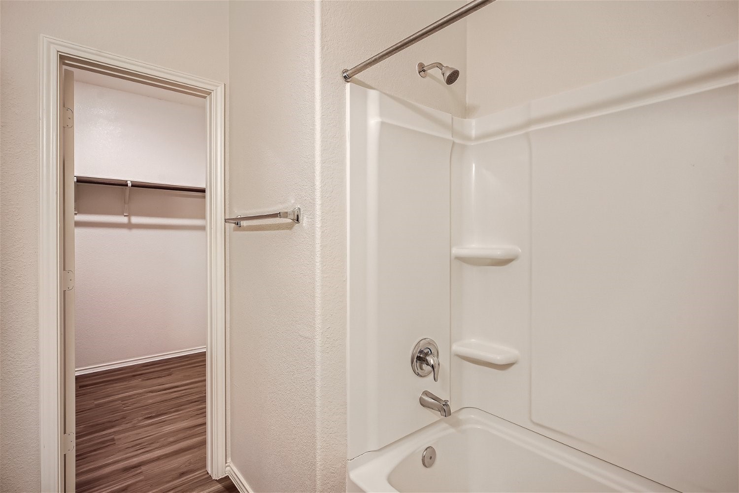 7101 Spirit Hill Road Austin, TX 78744 - Photo 23 of 32