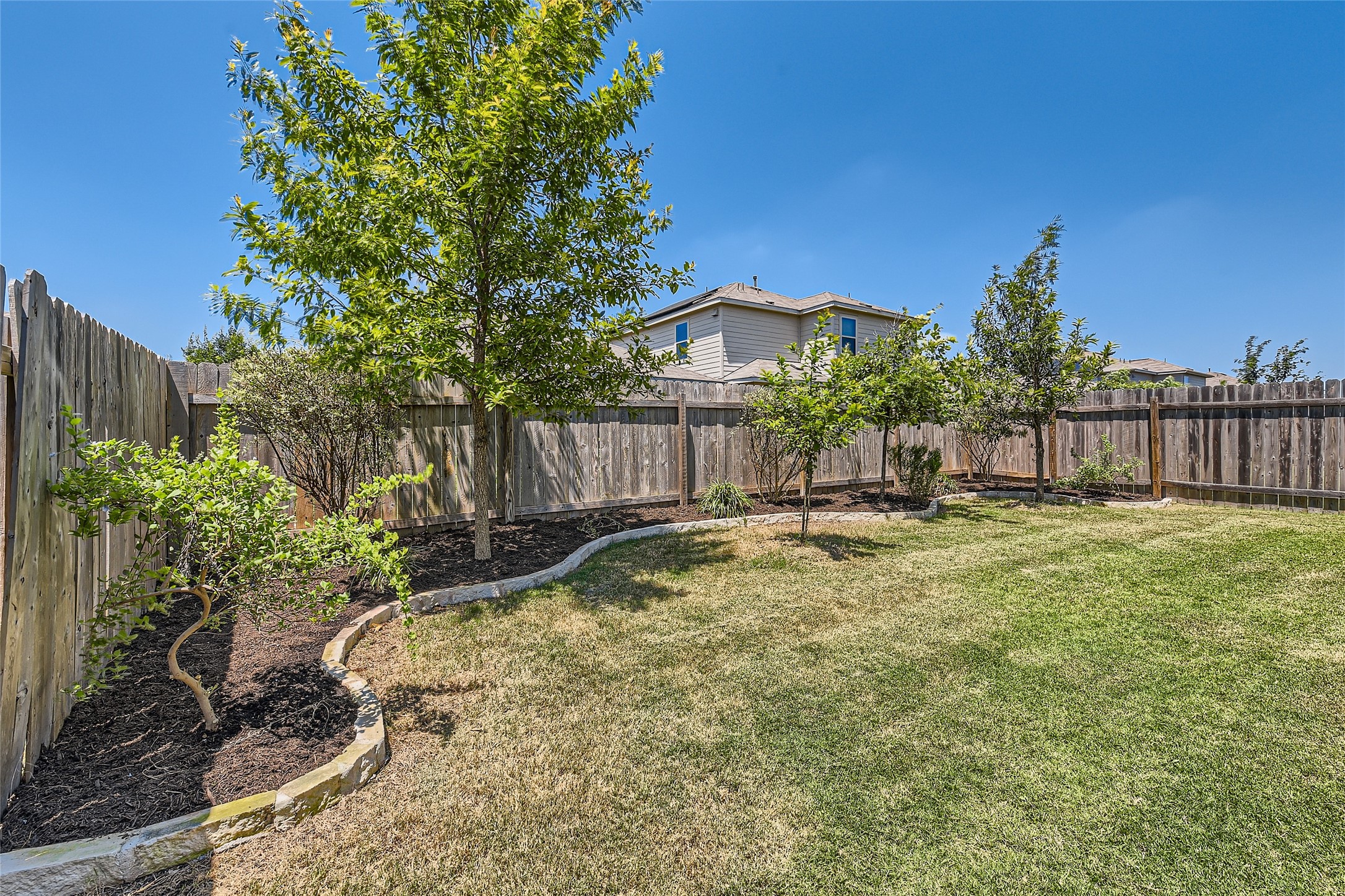 7101 Spirit Hill Road Austin, TX 78744 - Photo 27 of 32
