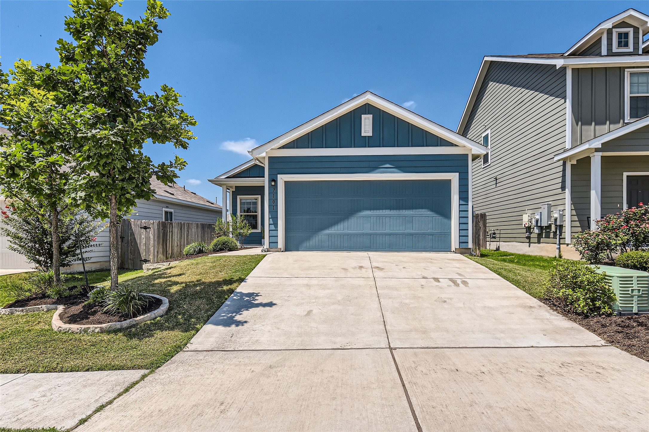 7101 Spirit Hill Road Austin, TX 78744 - Photo 5 of 32