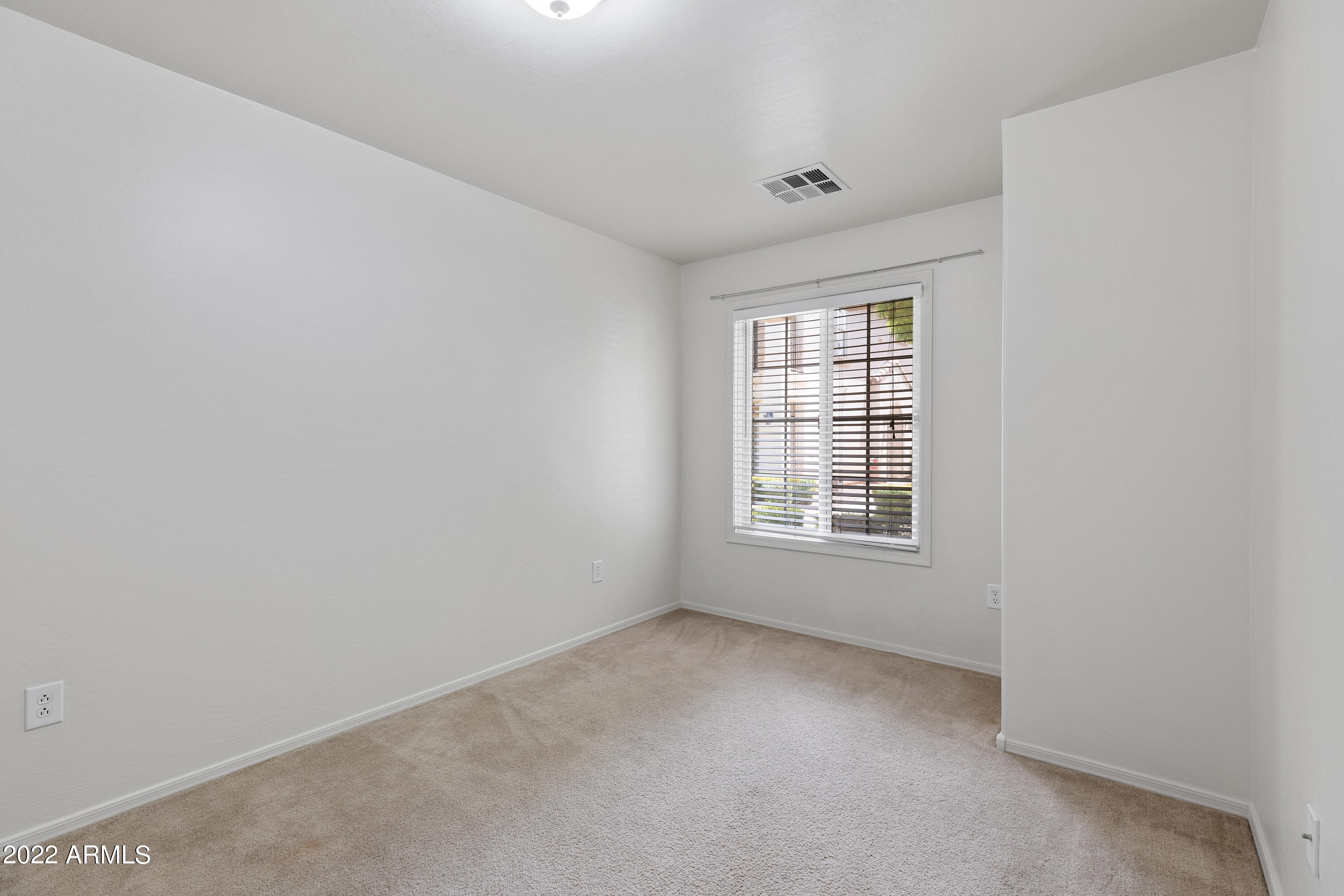 929 South Storment Lane Gilbert, AZ 85296 - Photo 3 of 44 7D3A7592