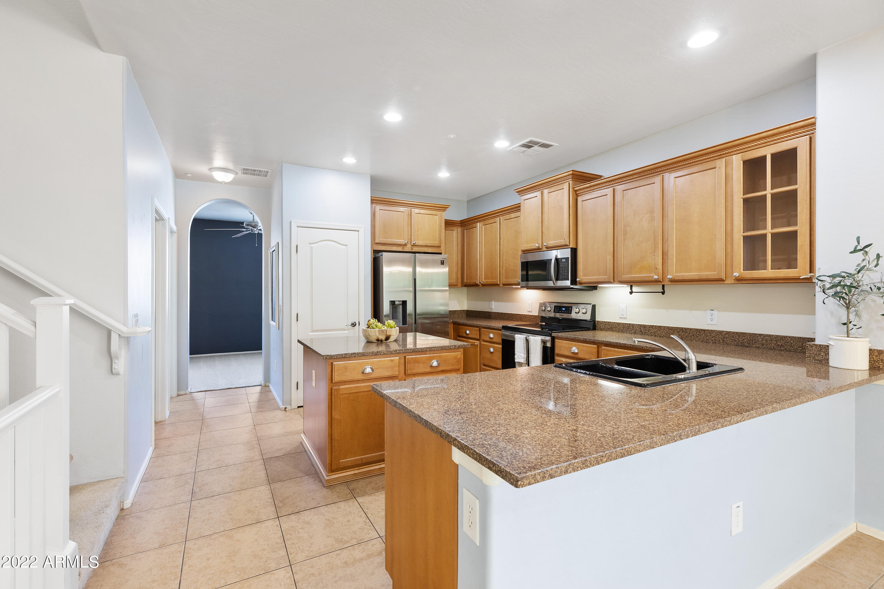929 South Storment Lane Gilbert, AZ 85296 - Photo 9 of 44 7D3A7627