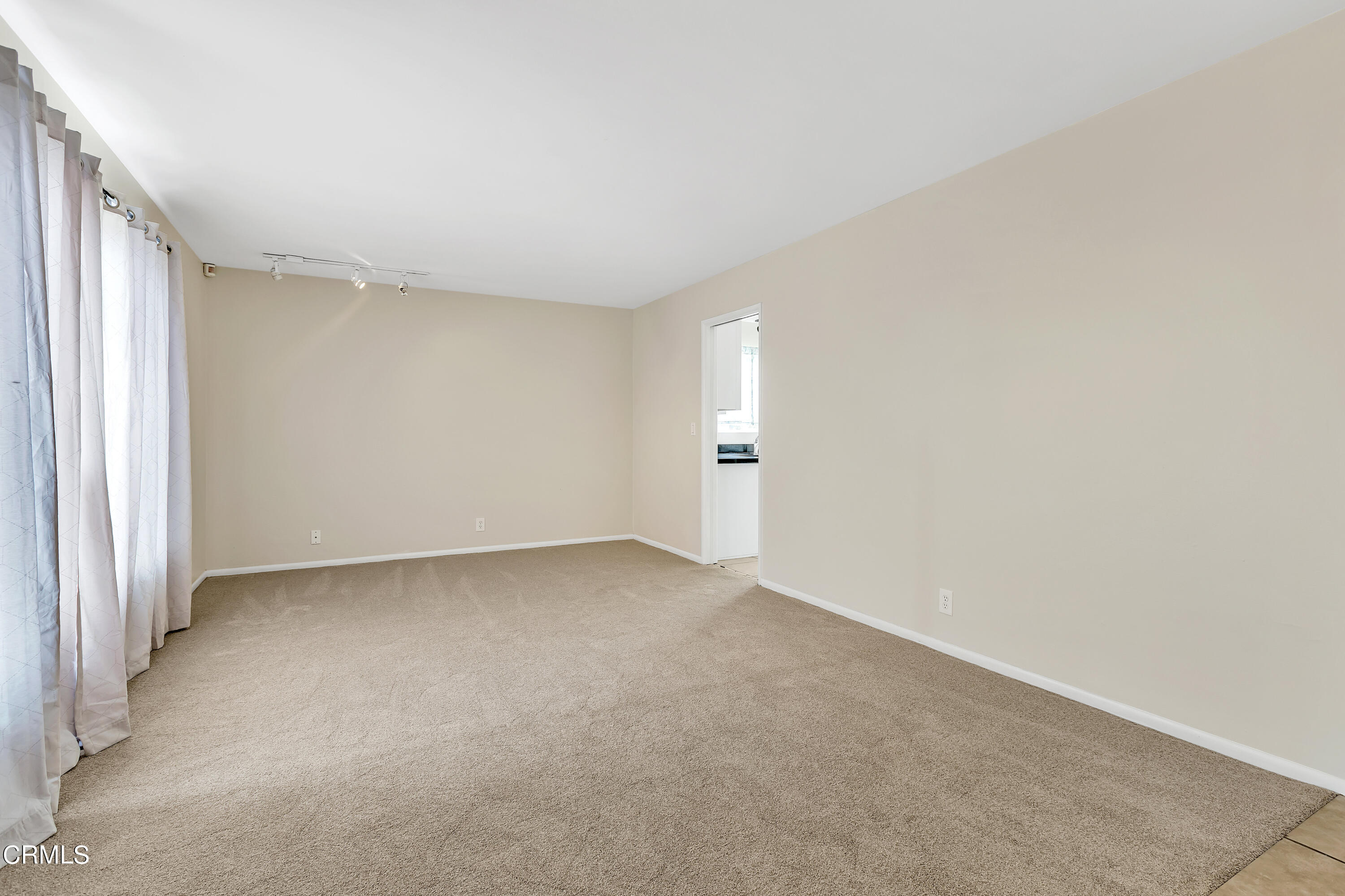620 Ojai Road Santa Paula, CA 93060 - Photo 9 of 30 009_cjp_2131_759