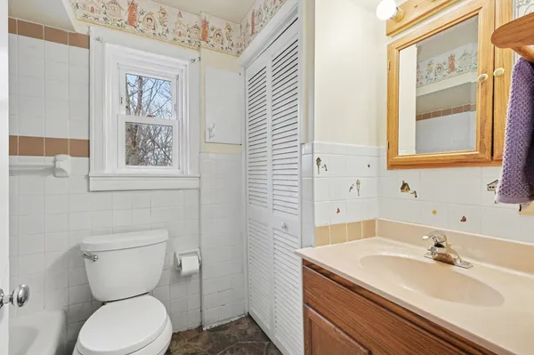 $269,900 | 982 Woodworth Street Northeast, Grand Rapids, MI 49525