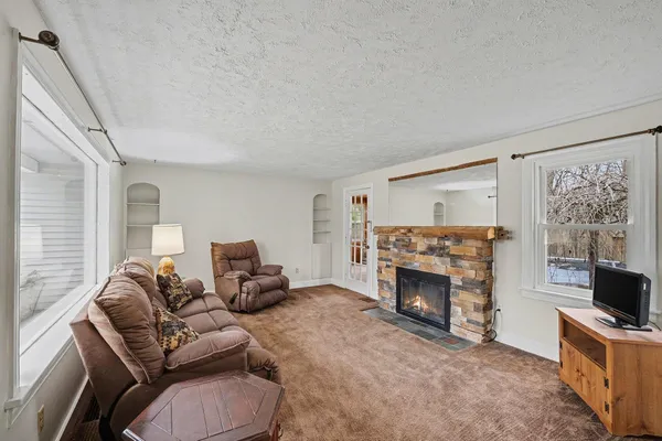 $269,900 | 982 Woodworth Street Northeast, Grand Rapids, MI 49525