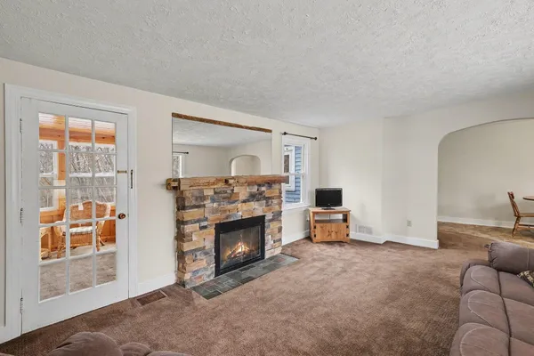 $269,900 | 982 Woodworth Street Northeast, Grand Rapids, MI 49525