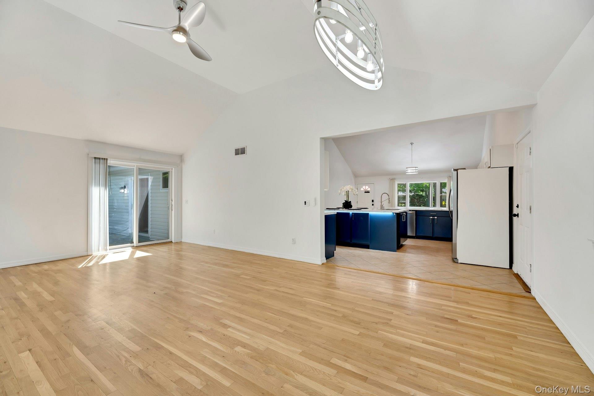 46 Sherwood Road Hampton Bays, NY 11946 - Photo 12 of 38
