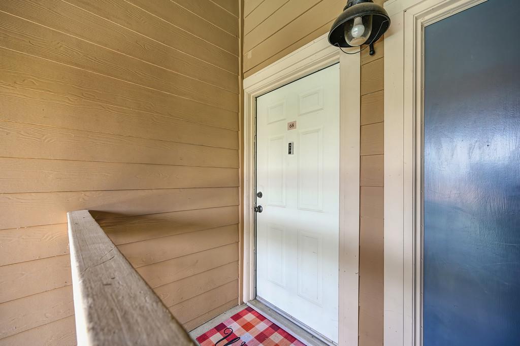 9160 Madison Avenue, Unit 68 Fair Oaks, CA 95628 - Photo 5 of 35 a bathroom with a shower and a mirror