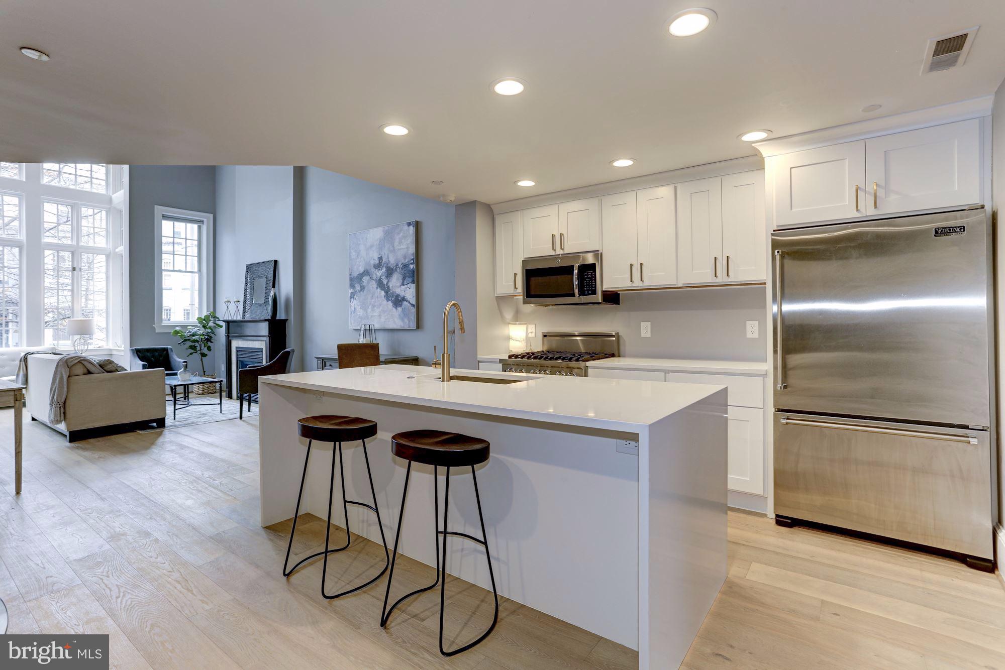 1515 P Street Northwest, Unit 2 Washington, DC 20005 - Photo 4 of 17 Brand New Designer Cabinetry + Quartz Countertops