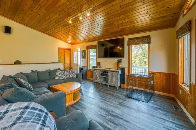 $389,900 | 1430 Sumac Road Northeast, Bemidji, MN 56601