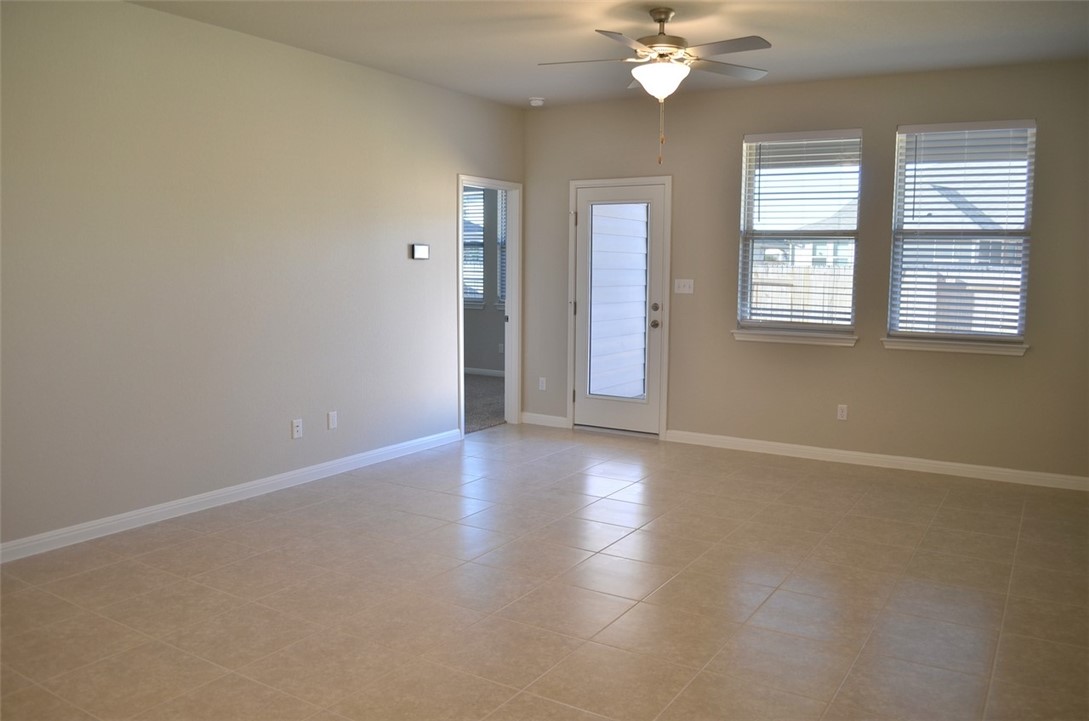 148 McFarland Street Georgetown, TX 78628 - Photo 11 of 23