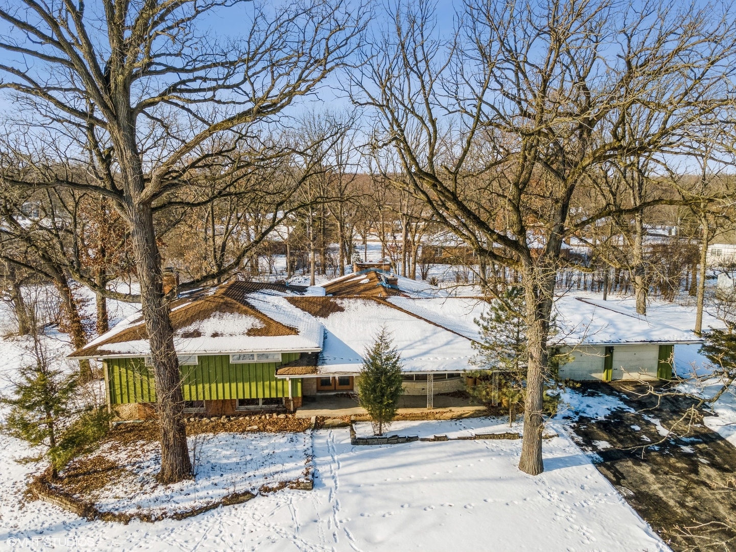 3412 York Road Oak Brook, IL 60523 - Photo 15 of 19 a view of a street with houses