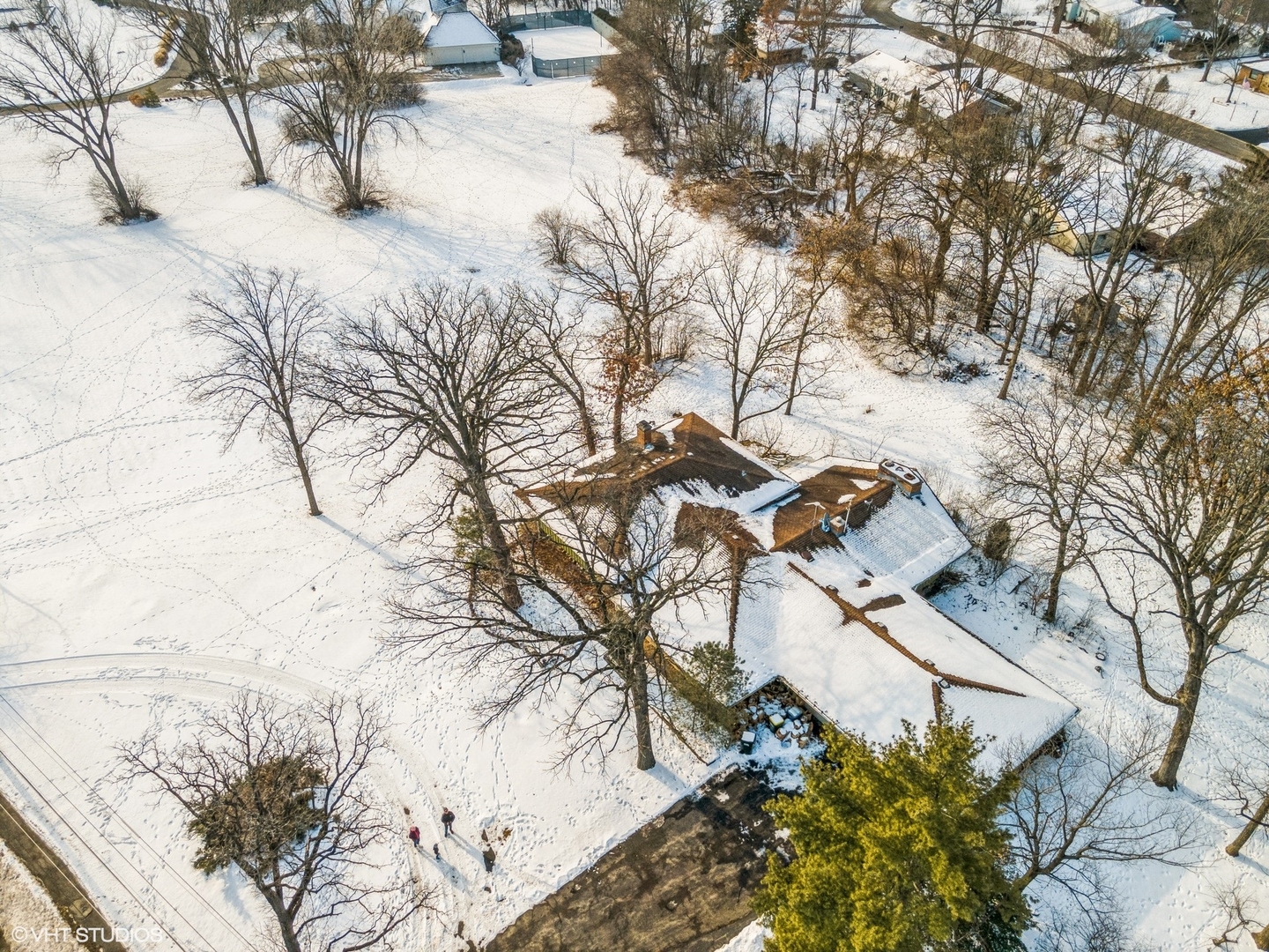 3412 York Road Oak Brook, IL 60523 - Photo 19 of 19 a view of a yard with trees