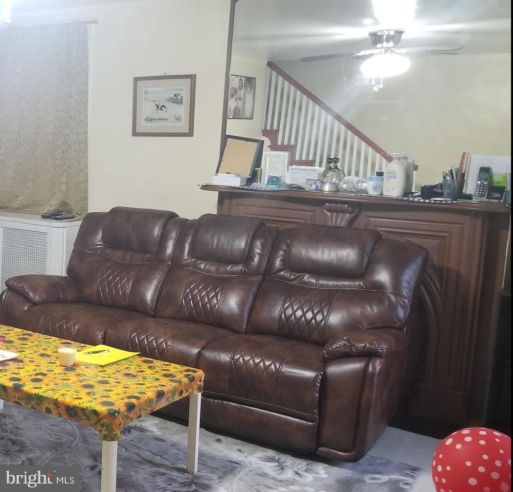 215 Shirley Road Upper Darby, PA 19082 - Photo 2 of 19 Living Room