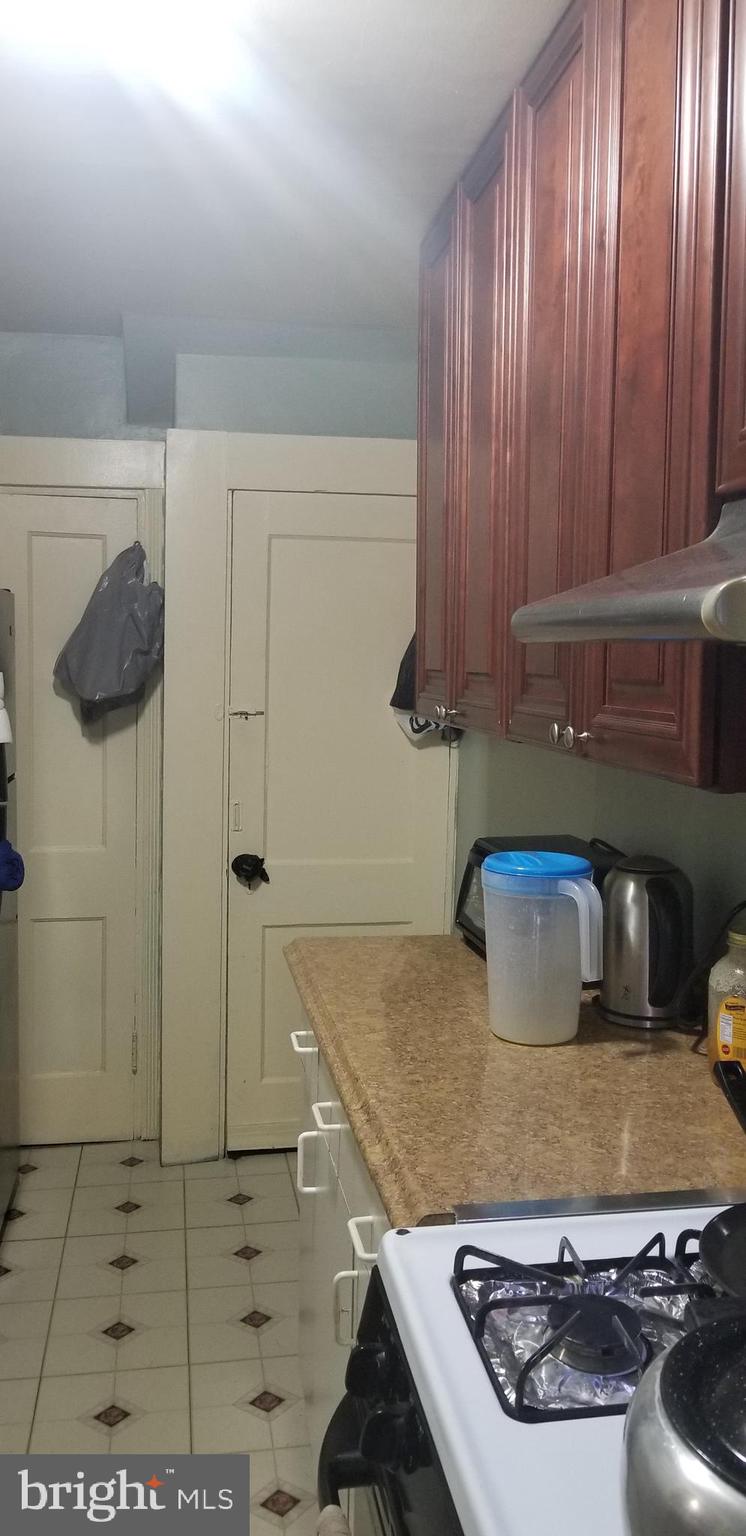 215 Shirley Road Upper Darby, PA 19082 - Photo 6 of 19 Kitchen