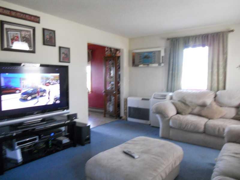 193 Dyer Road Biddeford, ME 04005 - Photo 6 of 10 Living Room. large living rooms