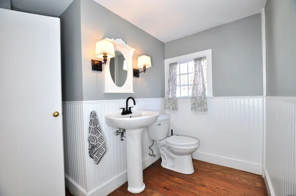 $765,000 | 11 West Chestnut Hill Road, Litchfield, CT 06759