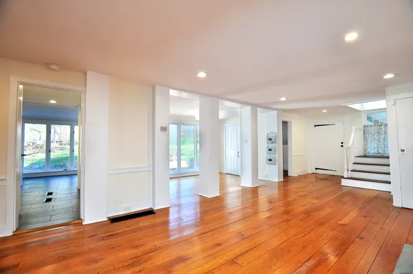 $765,000 | 11 West Chestnut Hill Road, Litchfield, CT 06759