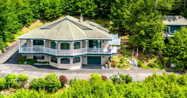 $1,924,999 | 536 East Shore Drive, Horicon, NY 12808