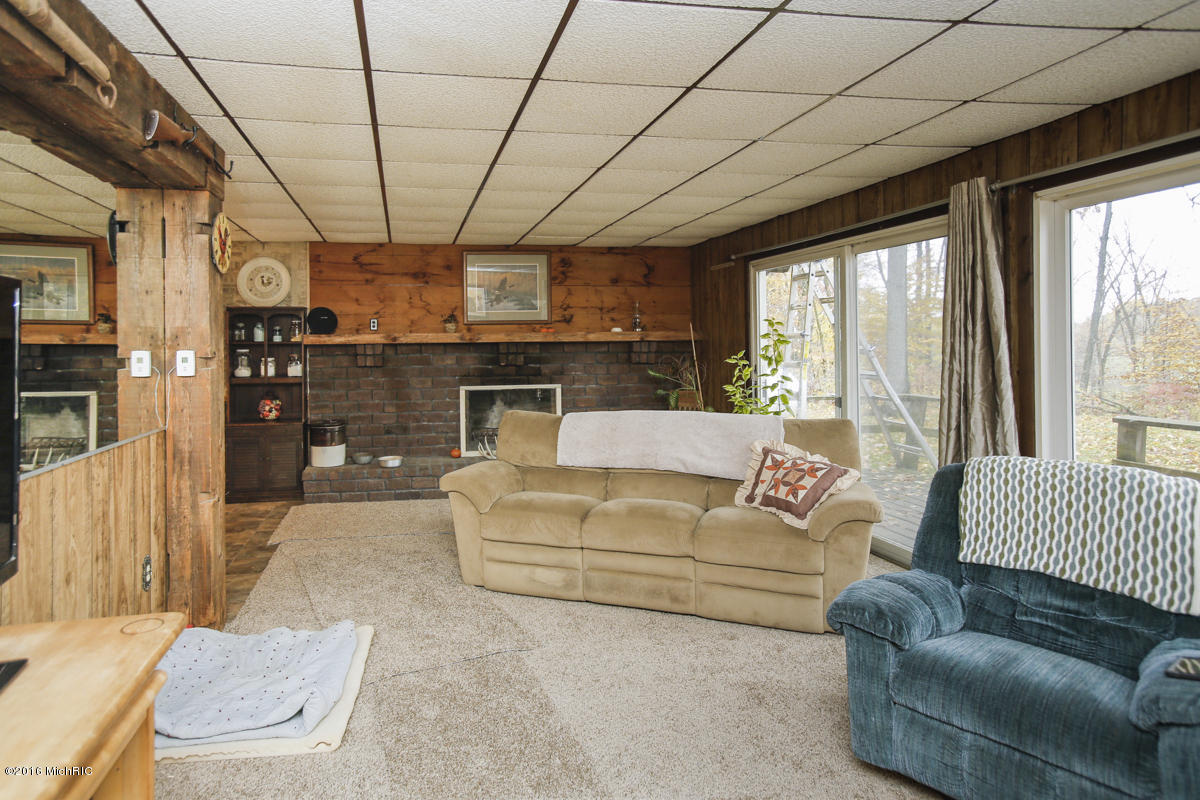 1799 cloverdale road-104