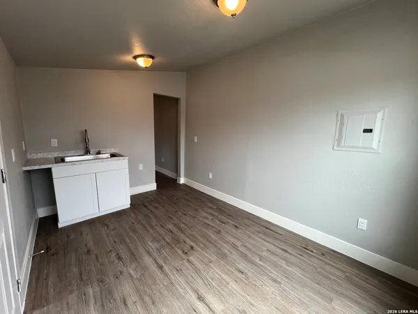 $750 | 107 Stanley Court, Unit 5, San Antonio, TX 78214