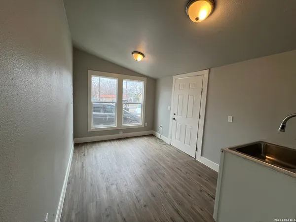 $750 | 107 Stanley Court, Unit 5, San Antonio, TX 78214