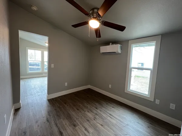 $750 | 107 Stanley Court, Unit 5, San Antonio, TX 78214