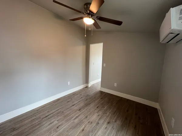 $750 | 107 Stanley Court, Unit 5, San Antonio, TX 78214