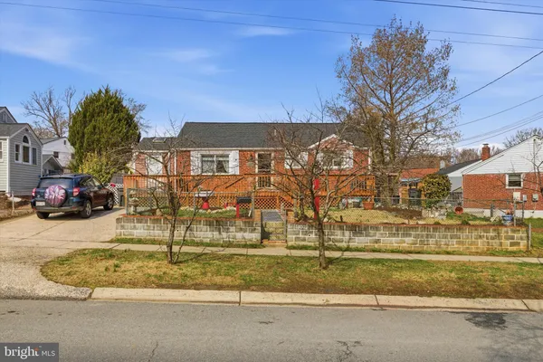 $529,900 | 13006 Parkland Drive, Rockville, MD 20853