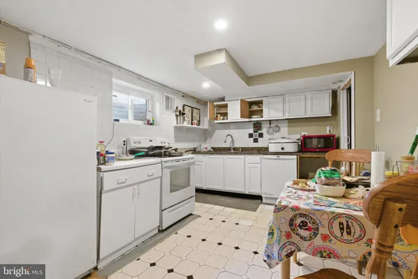 $529,900 | 13006 Parkland Drive, Rockville, MD 20853