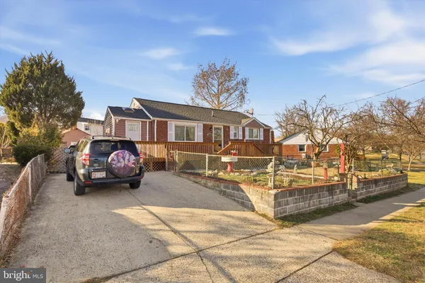 $529,900 | 13006 Parkland Drive, Rockville, MD 20853