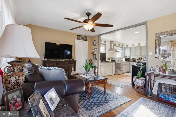 $529,900 | 13006 Parkland Drive, Rockville, MD 20853